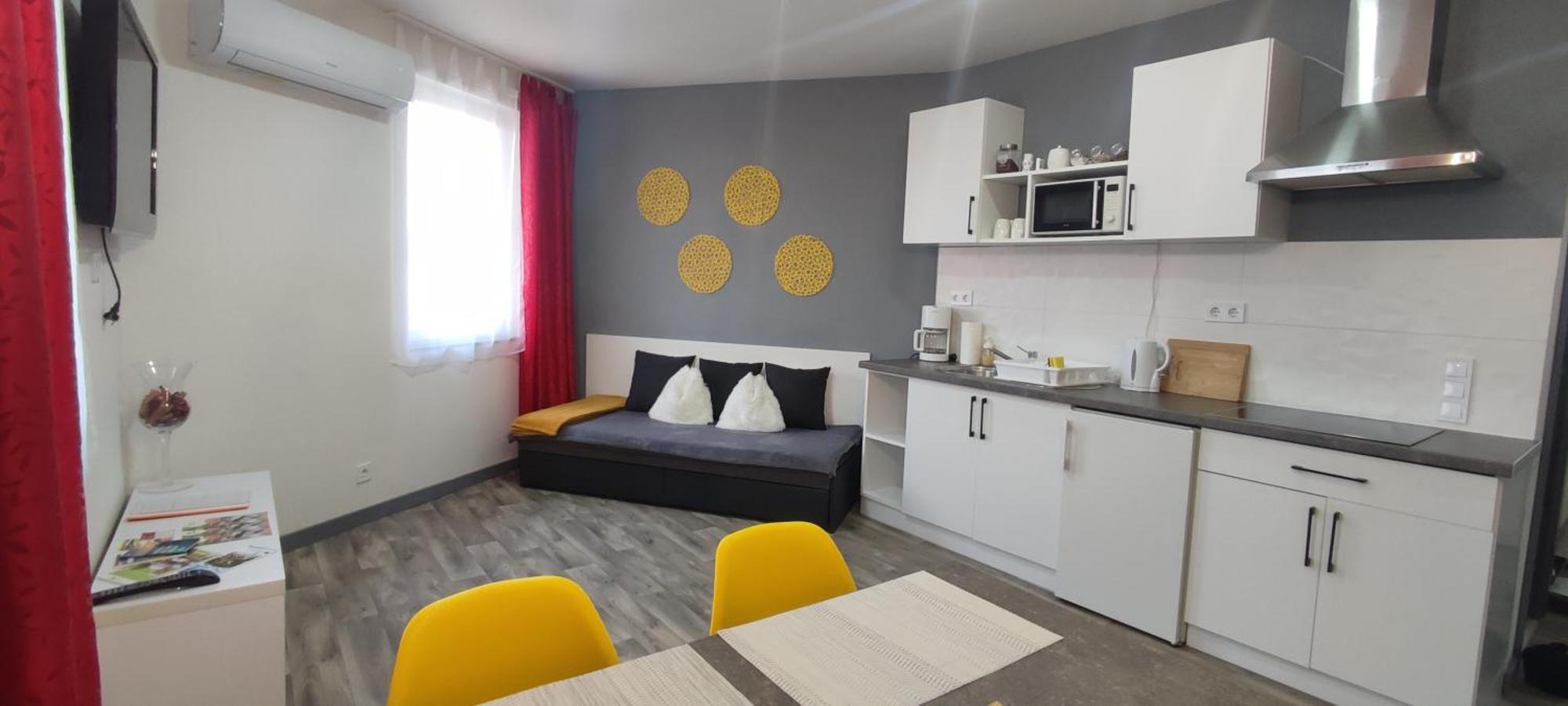 Koller Apartmanhaz Sarvar Exterior photo